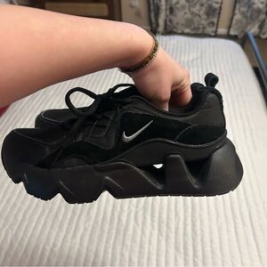 RYZ Black and Silver Workout Shoes